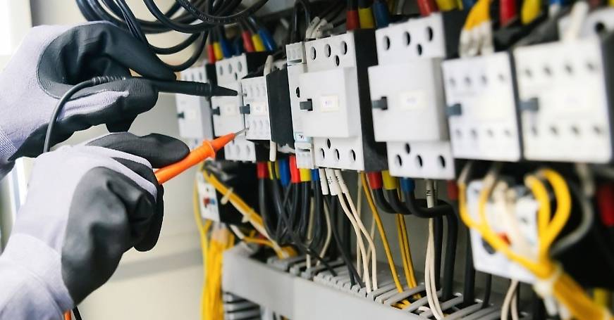Électricien Valais : Sécurité, Performance & Sérénité pour Votre Foyer (ou Entreprise) avec Renovplus Solutions